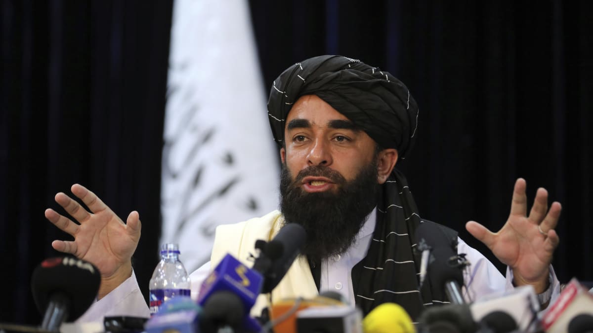 Mluvčí vlády Tálibánu v Afghánistánu Zabíhulláh Mudžáhid
