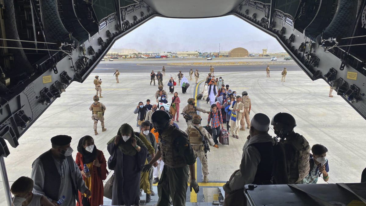 Letiště jsou jedinou cestou, jak se dostat z Afghánistánu.