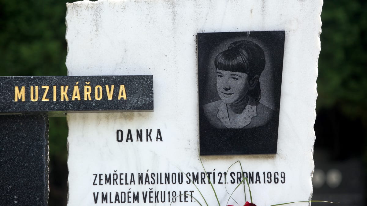 Rok po invazi už to bylo tak, že nepokoje v Československu krotily místní ozbrojené složky. Jednou z pěti obětí jejich brutálního zásahu z 21. srpna 1969 byla i studentka Danuše Muzikářová.