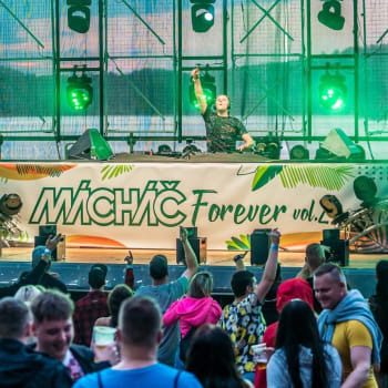 Záběry z festivalu Mácháč Forever (zdroj: Mácháč Forever)