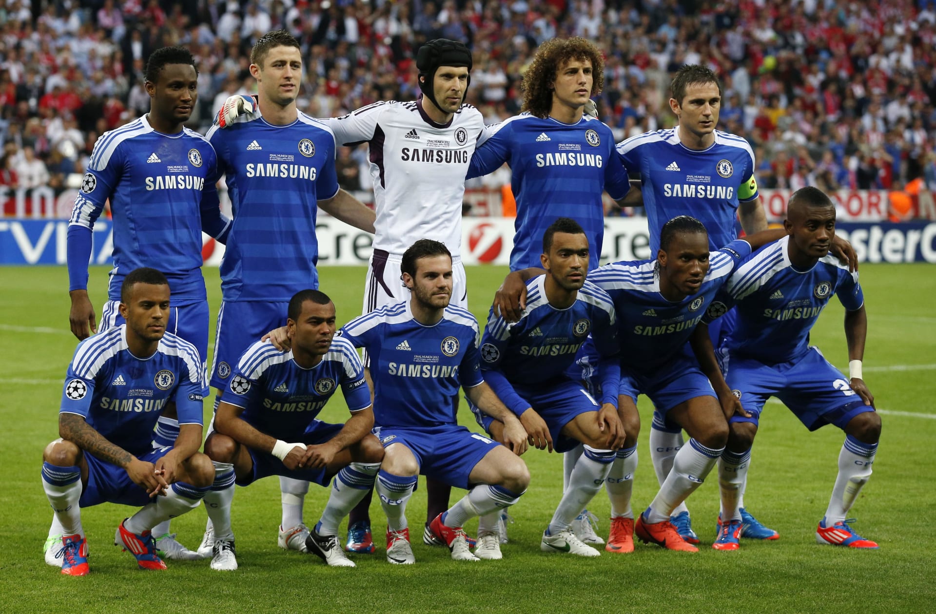 Jedním ze superklubů posledních let je i Chelsea. K její nejslavnější generaci patří i Petr Čech.