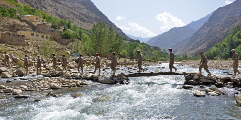 Afghánští bojovníci trénují v údolí Pandžšír.