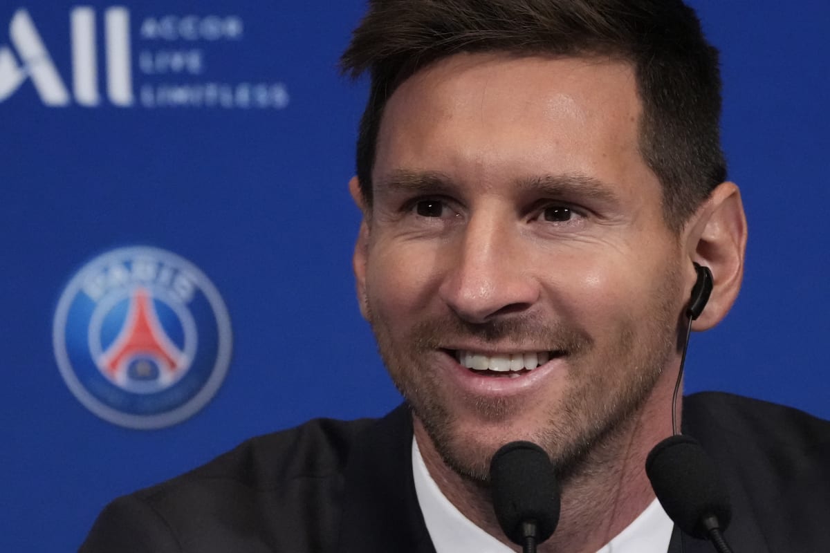 Lionel Messi hraje v Paříži po boku hvězdné party s Neymarem a Mbappém.