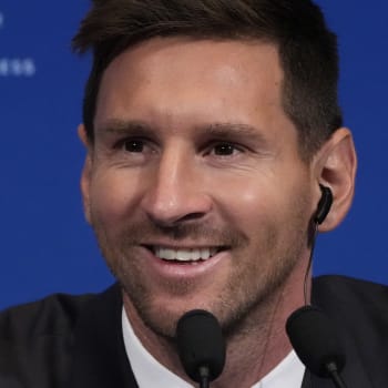 Lionel Messi hraje v Paříži po boku hvězdné party s Neymarem a Mbappém.