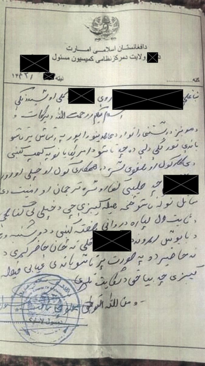 Část ručně psaného rozsudku smrti pro bratra afghánského tlumočníka.