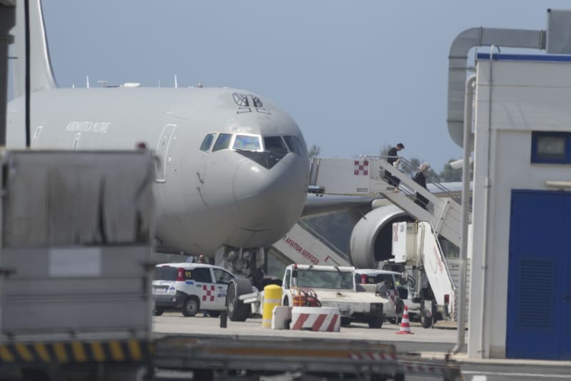 Evakuace civilistů z kábulského letiště nabrala na rychlosti.