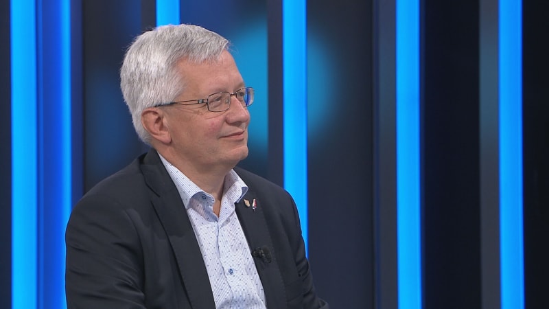 Právník a politik Zdeněk Koudelka (Trikolóra) v pořadu 360° kritizoval nařízení vůči dětem ve školách.