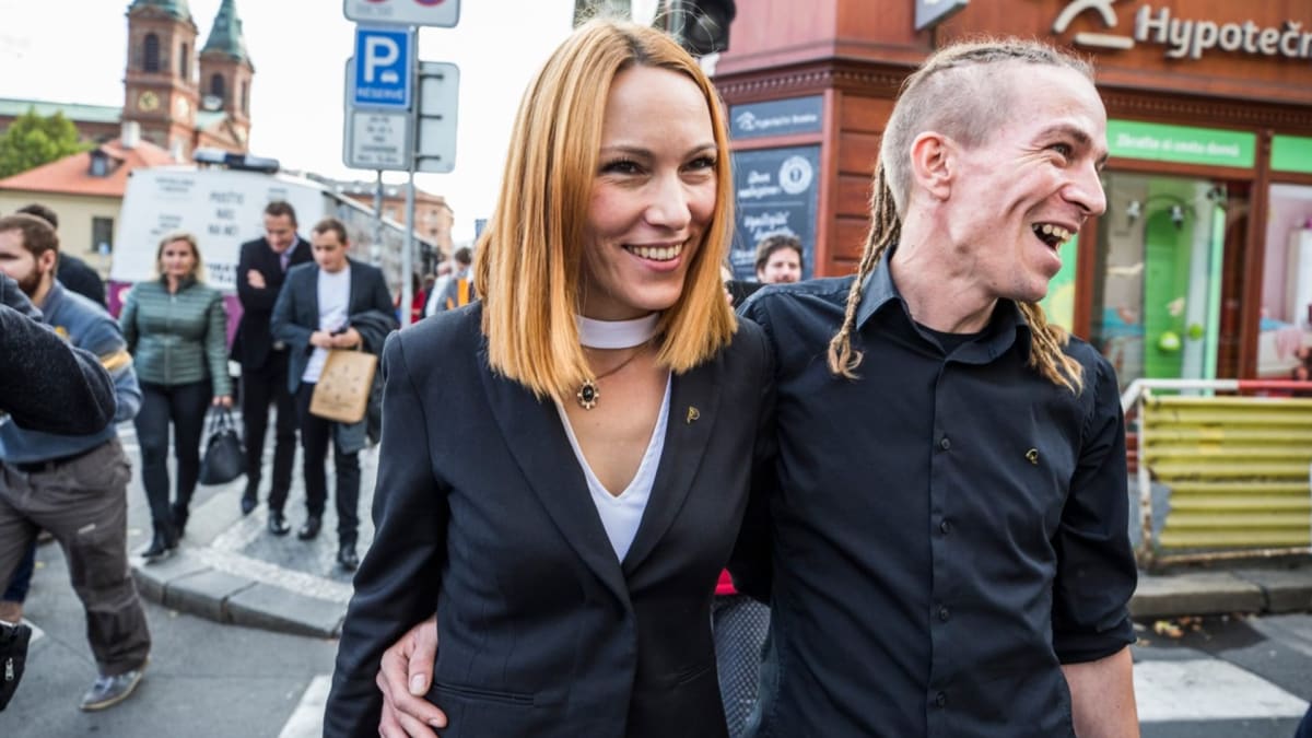 Lydie a Ivan Bartošovi při volbách v roce 2017