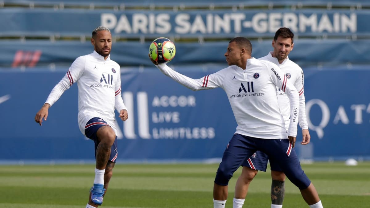Kylian Mbappé při tréninku PSG v Laye nedaleko Paříže. 