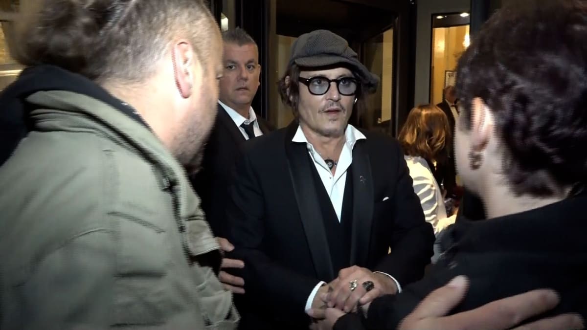 Johnny Depp s fanoušky ve Varech