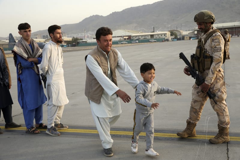 Afghánci prchají ze země