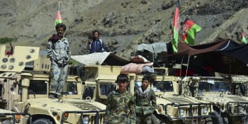 Noční můra Tálibánu: Skupina Afghánců prochází tvrdým výcvikem. Neuhneme, vzkazují