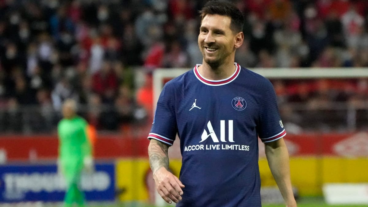 Messi nově obléká dres Paris Saint-Germain. Jeho odchod z Barcelony byl spolu s transferem Cristiana Ronalda největším hitem našlapaného přestupového období.