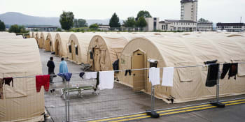 Ramstein praská ve švech. Americká základna v Německu hostí 14 tisíc Afghánců