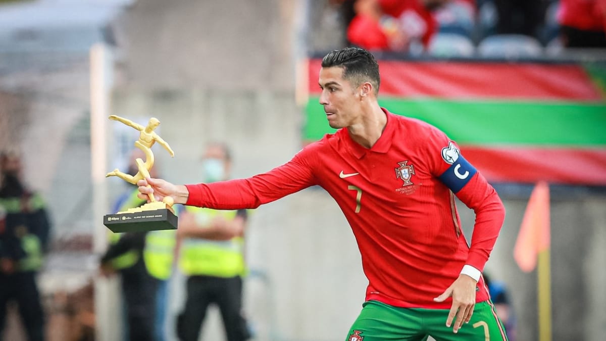 Cristiano Ronaldo dal ve středu 110. a 111. branku za Portugalsko, čímž překonal rekord v počtu reprezentačních gólů.
