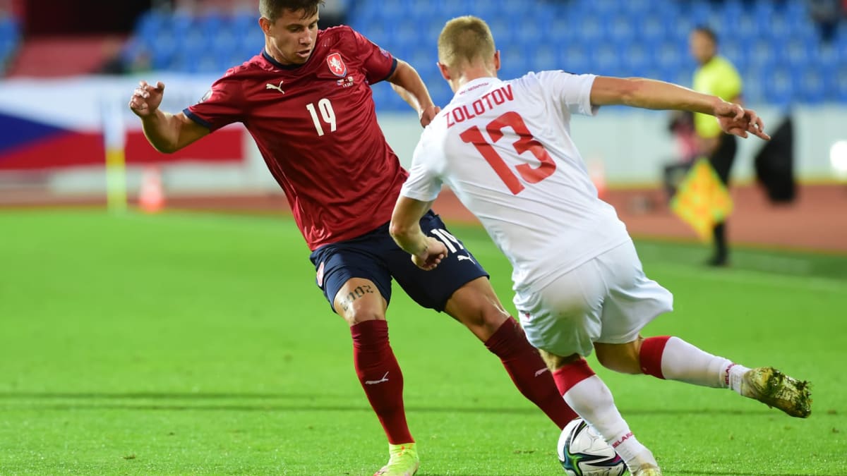Česko porazilo Bělorusko 1:0 v kvalifikaci o MS. Na gól přihrával Adam Hložek (na snímku).