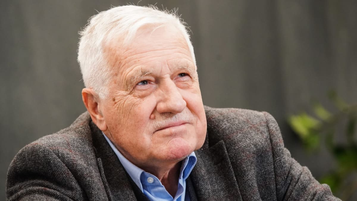 Bývalý prezident Václav Klaus opět zkritizoval vládu za její řešení koronavirové pandemie. 