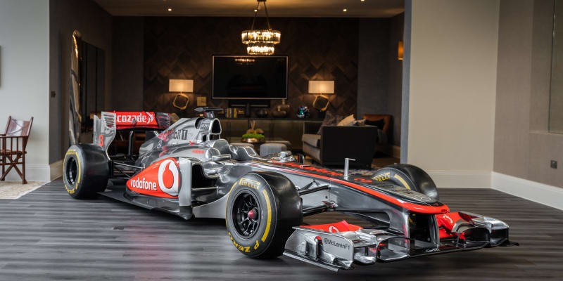 Formule 1 stáje McLaren (2011), která je na prodej bez motoru.
