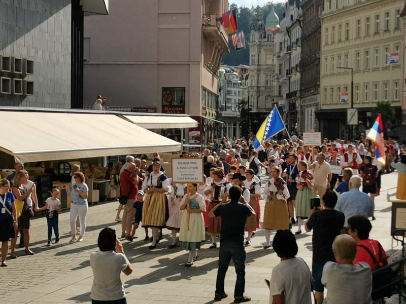 Záběry z festivalu folkloru v Karlových Varech