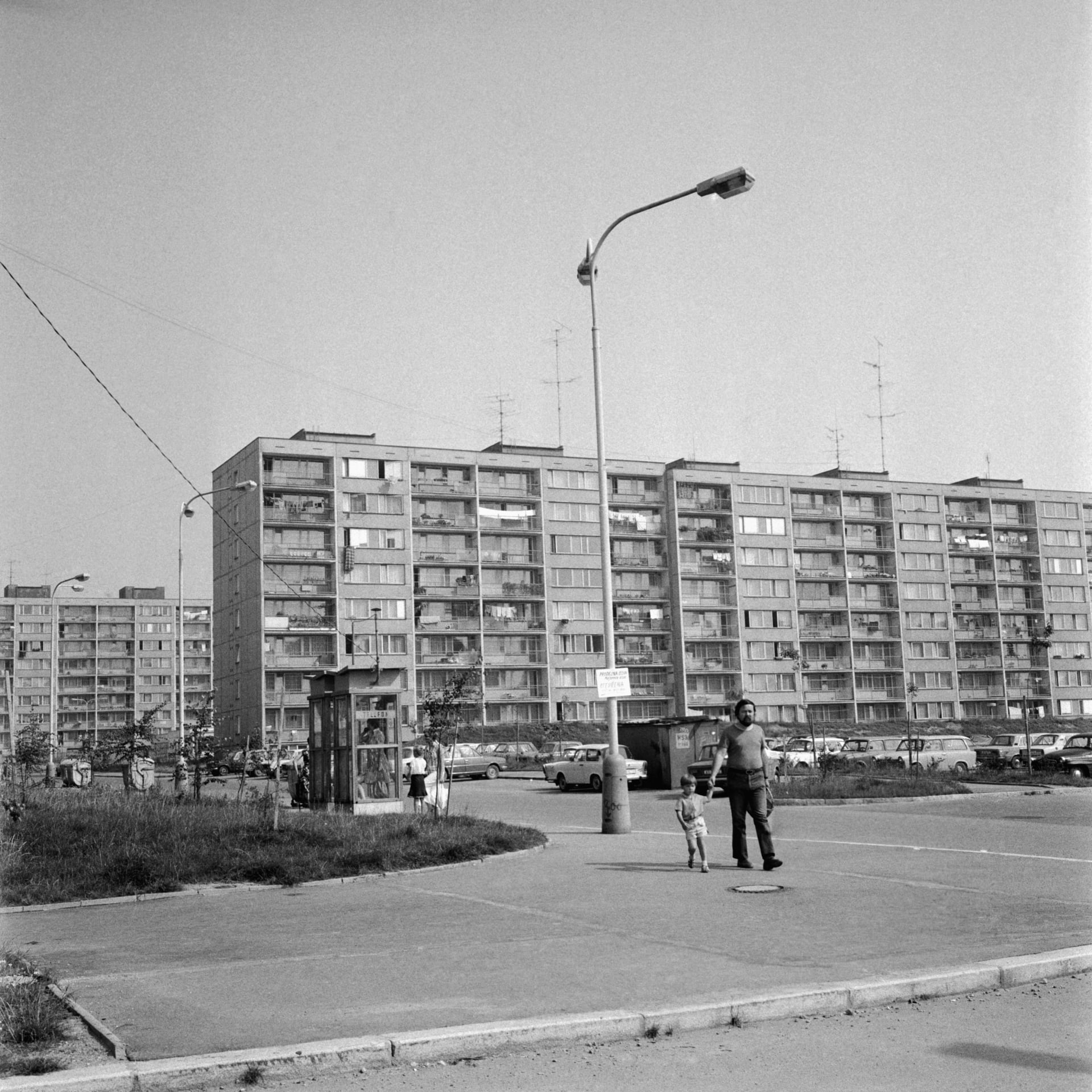 Všední den na Jižním Městě. Snímek z roku 1981