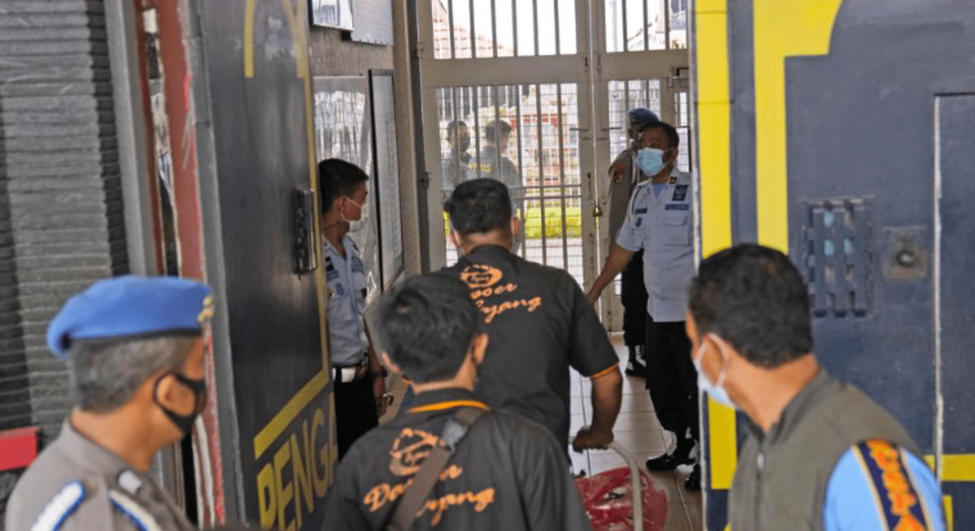 Při požáru v indonéském vězení zemřelo 41 trestanců. 
