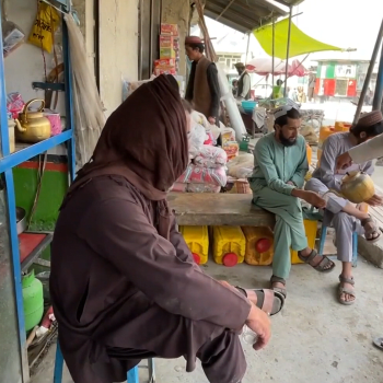 Ekonomická situace je špatná a místní často spoléhají na Tálibán, že se o ně postará