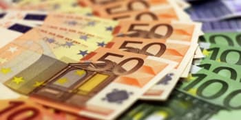 Sledujte ZÁZNAM Jak volí vaše peněženka: Jaký názor mají KSČM a Přísaha na přijetí eura?