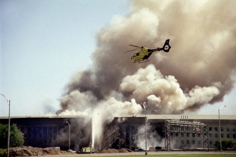 Letoun s teroristy narazil do Pentagonu po půl desáté dopoledne 11. září 2001.