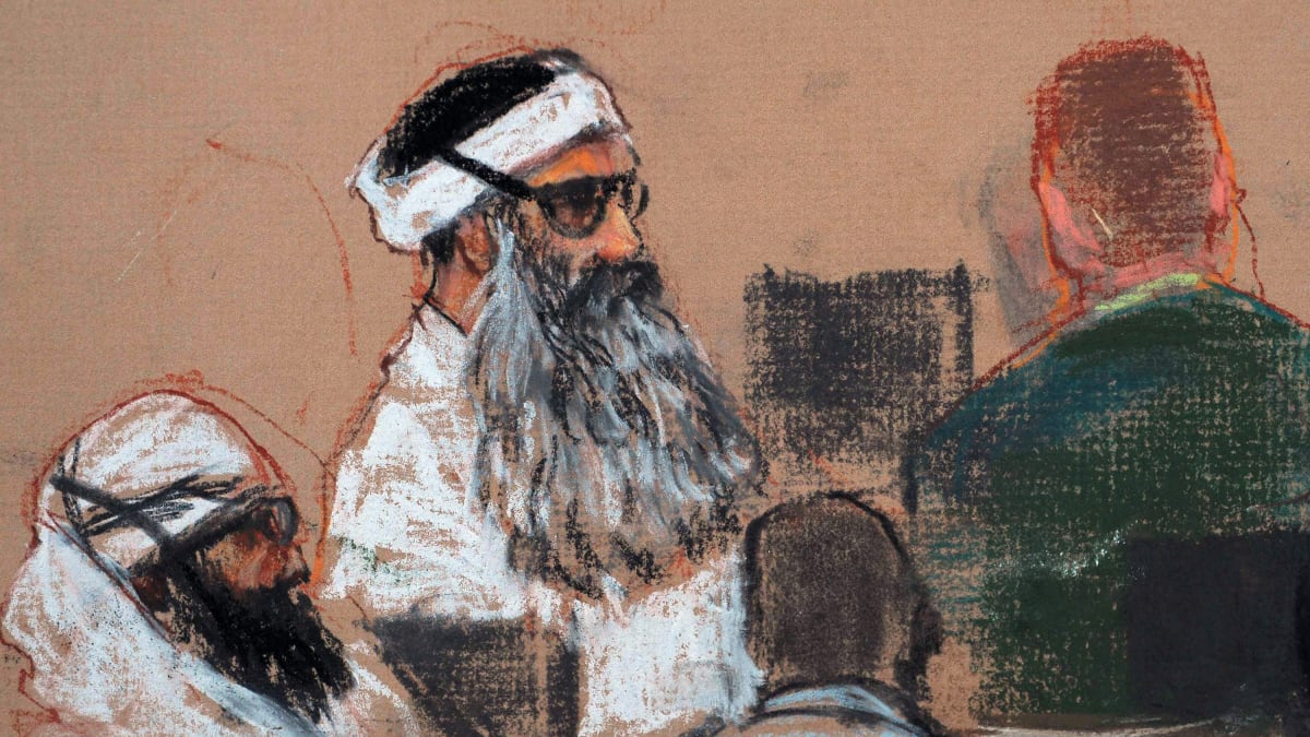 Chálid Šajch Muhammad na kresbě při předsoudním líčení na Guantánamu v prosinci 2008. 
