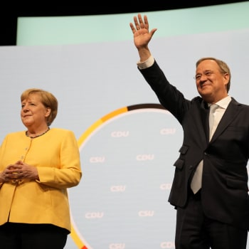 Angela Merkelová s Arminem Laschetem