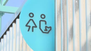 Toalety pro třetí pohlaví v Česku? Okamura: Kraviny, každý jsme s pindíkem nebo pipinkou