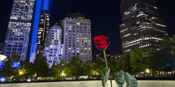Sledujte ZÁZNAM Hlavních zpráv: Na Ground Zero se po sobotní pietě nahrnuly tisíce lidí