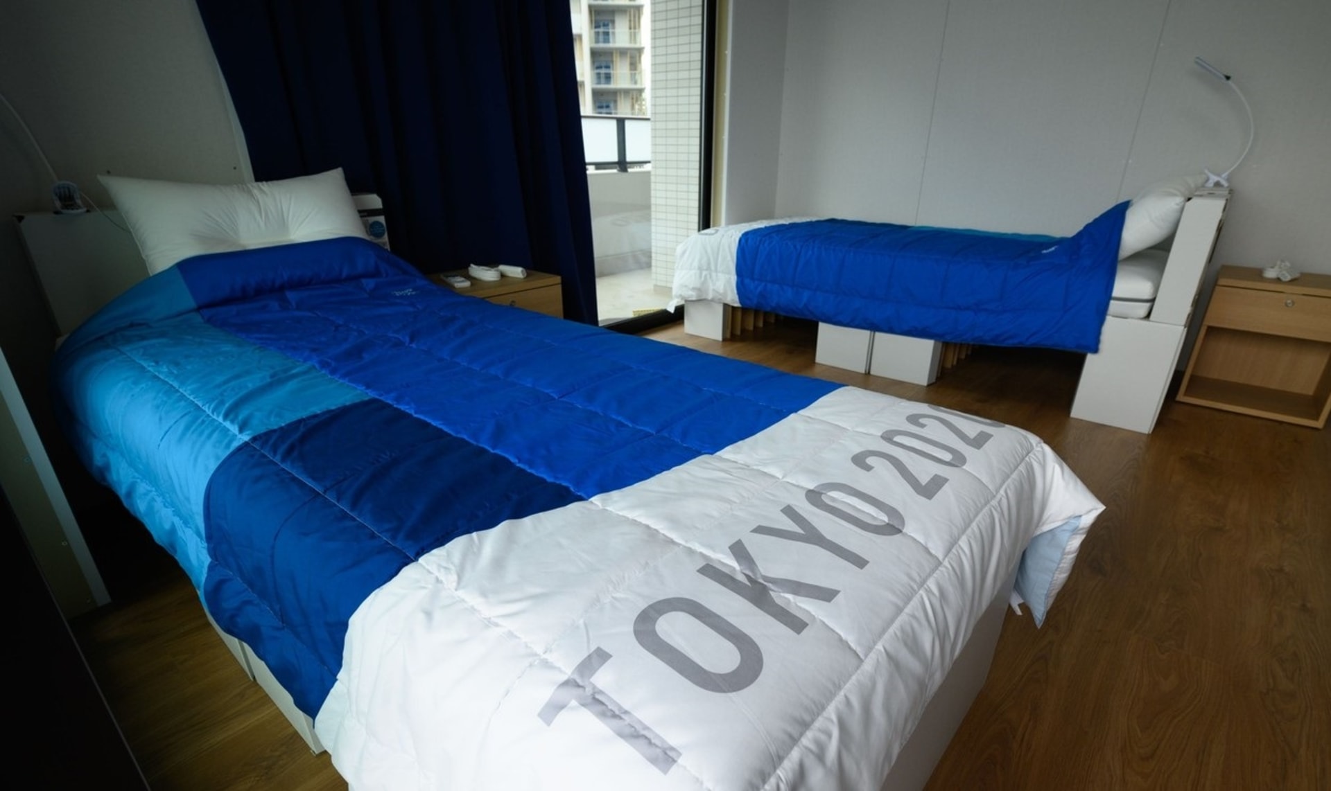 Kartonové postele z olympijské vesnice v Tokiu.