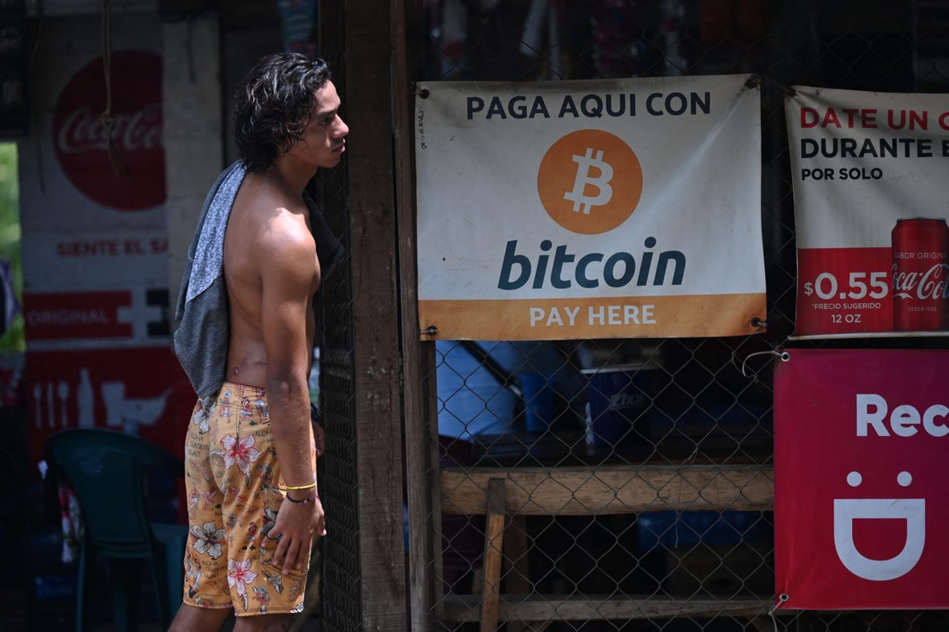 V Salvadoru se lidé masově seznamují s bitcoinem
