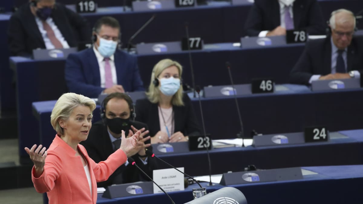 Předsedkyně EK Ursula von der Leyenová v Evropském parlamentu.