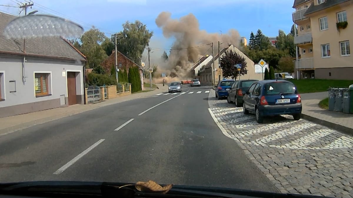 Při výbuchu rodinného domu v Koryčanech ve Zlínském kraji zemřeli dva dobrovolní hasiči.