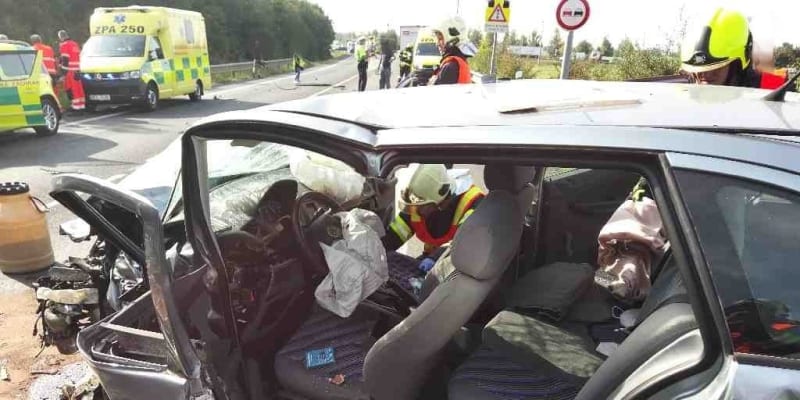 Tragédie se stala před desátou hodinou dopoledne na silnici I/37 v pardubické části Dražkovice nedaleko světelné křižovatky.