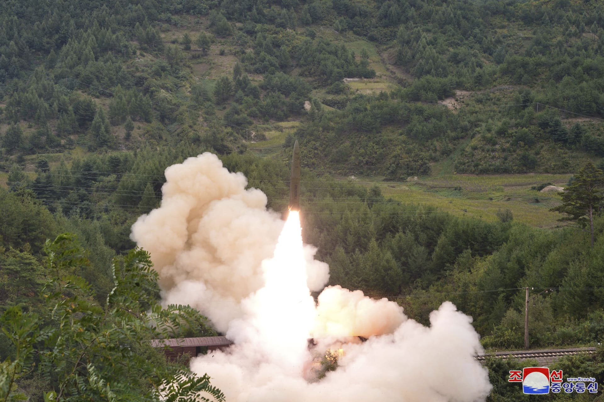Severní Korea odpálila dvě balistické rakety.