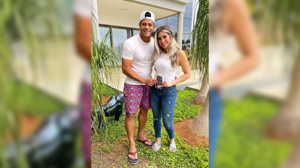 Fotbalista Hulk a jeho manželka Camila Souzaová čekají dítě. (Zdroj: Instagram fotbalisty Hulka)