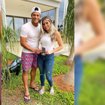 Fotbalista Hulk a jeho manželka Camila Souzaová čekají dítě (zdroj: Instagram fotbalisty Hulka)