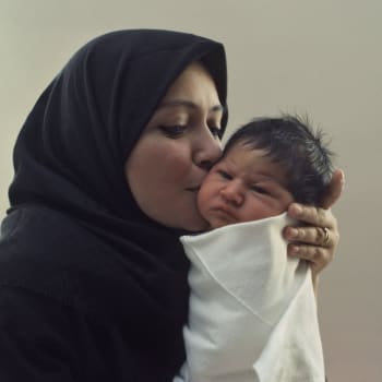 Afghánská matka byla nucena prodat jedno ze svých novorozených dvojčat, aby získala peníze na jídlo. (ilustrační foto)