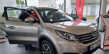 Čínská auta přijíždějí do Česka. Dongfeng nabízí tři velká SUV na benzin i elektřinu