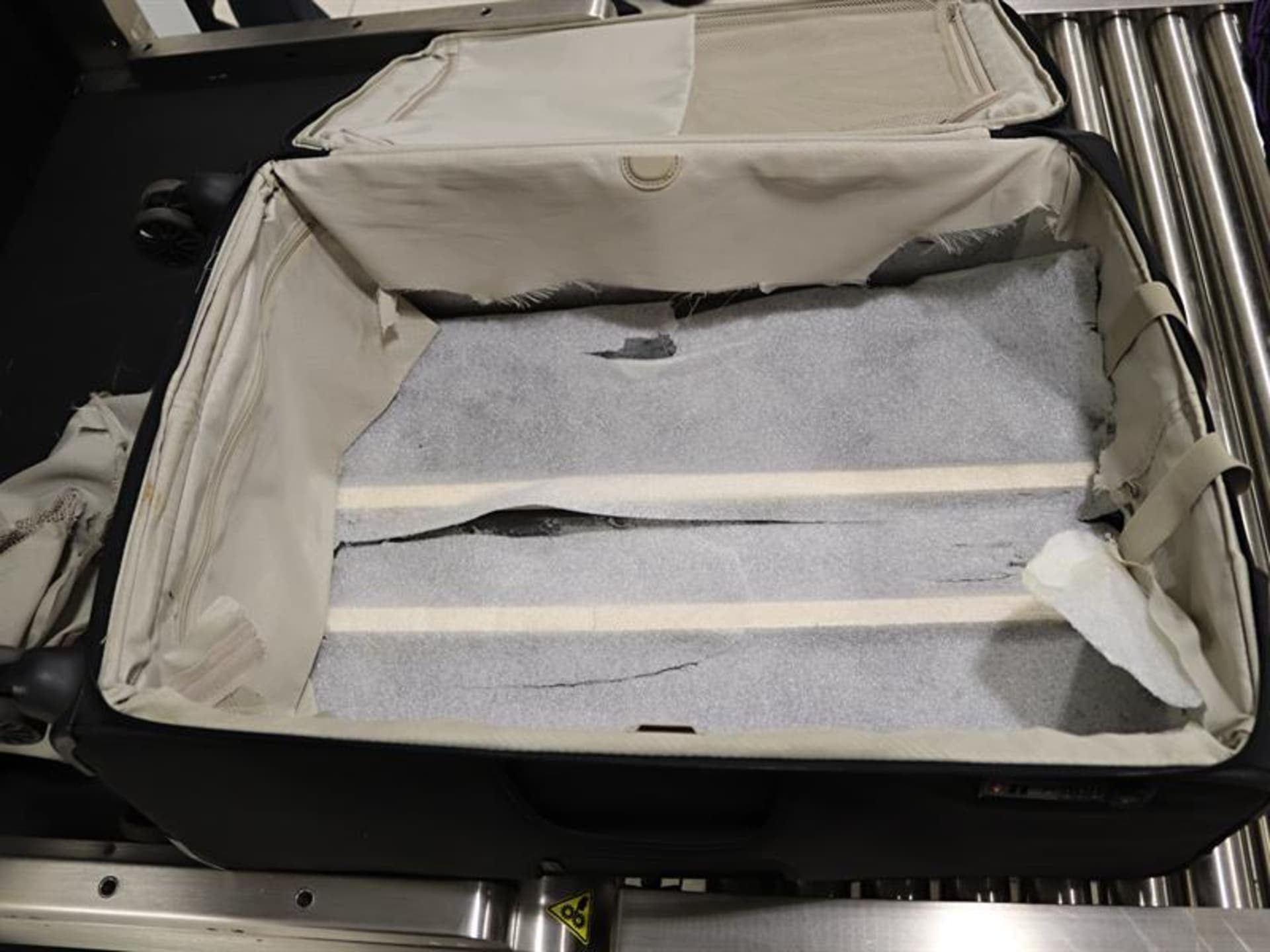 Žena v kufru pašovala téměř čtyři kila kokailnu.