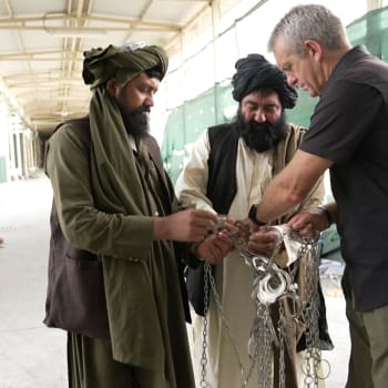 Reportér Nic Robertson navštívil bývalou americkou základnu Bagrám v Afghánistánu