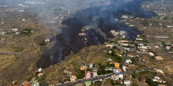 Sopečná láva na Kanárech zničila dům vykladačky karet. Nedalo se to předpovědět, běduje