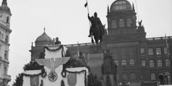 Historik: Svatováclavským řádem nacisté vyznamenali 2500 Čechů. Za vzorný postoj k Říši