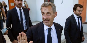 Tříletý trest pro Sarkozyho. Exprezident má nosit náramek, odvolací soud potvrdil korupci