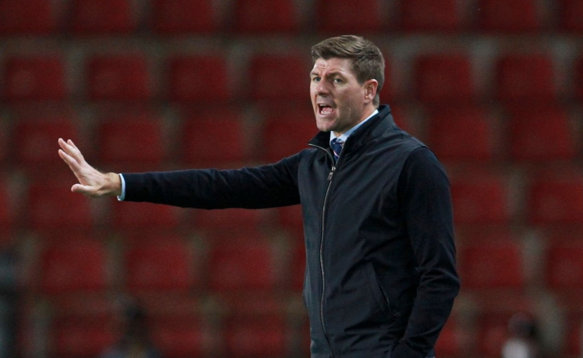 Podle trenéra Rangers Stevena Gerrarda bude klub řešit bučení na Glena Kamaru s UEFA.