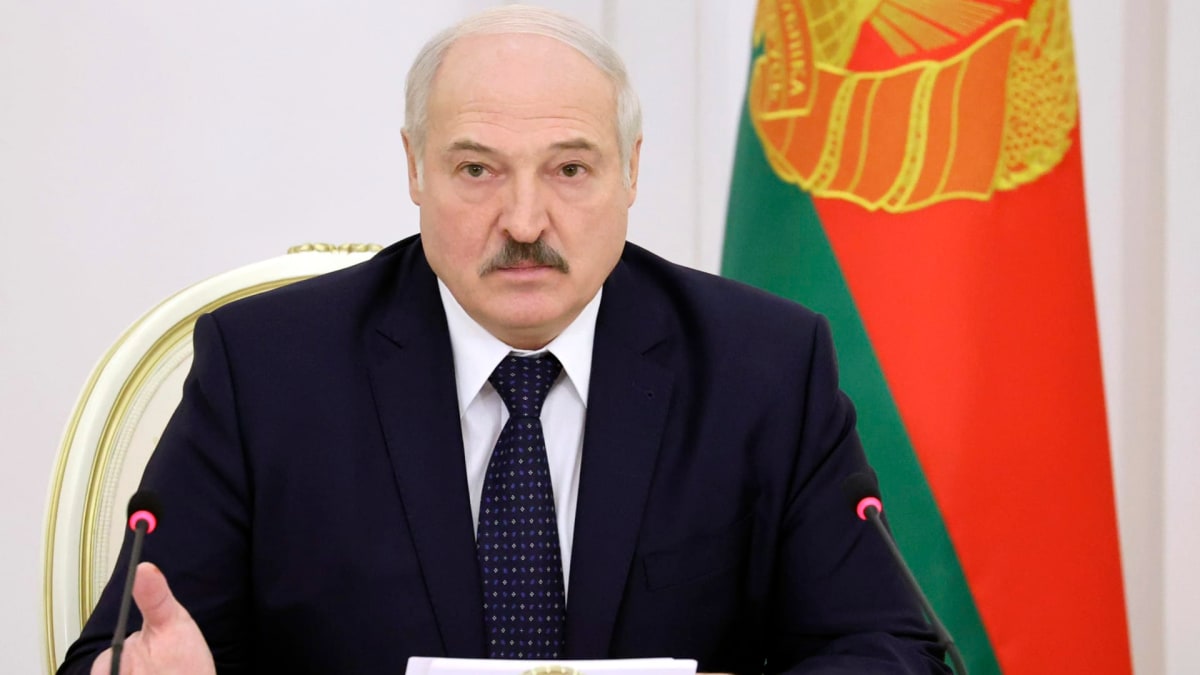 Bělorusko je v politické krizi od sporných prezidentských voleb z 9. srpna, jejichž vítězem úřady opět prohlásily Alexandra Lukašenka (na snímku).