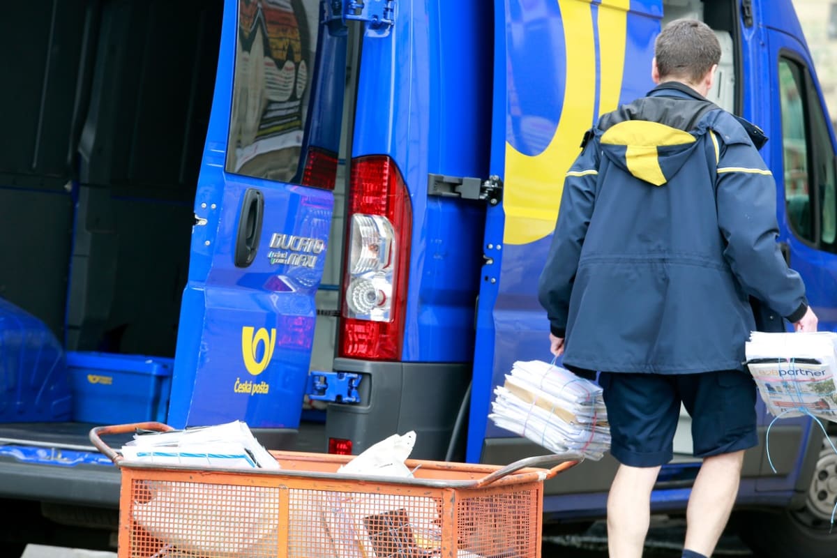Česká pošta se v případu údajné mzdové diskriminace zatím stále odvolává, tvrdí její šéf Roman Knap.
